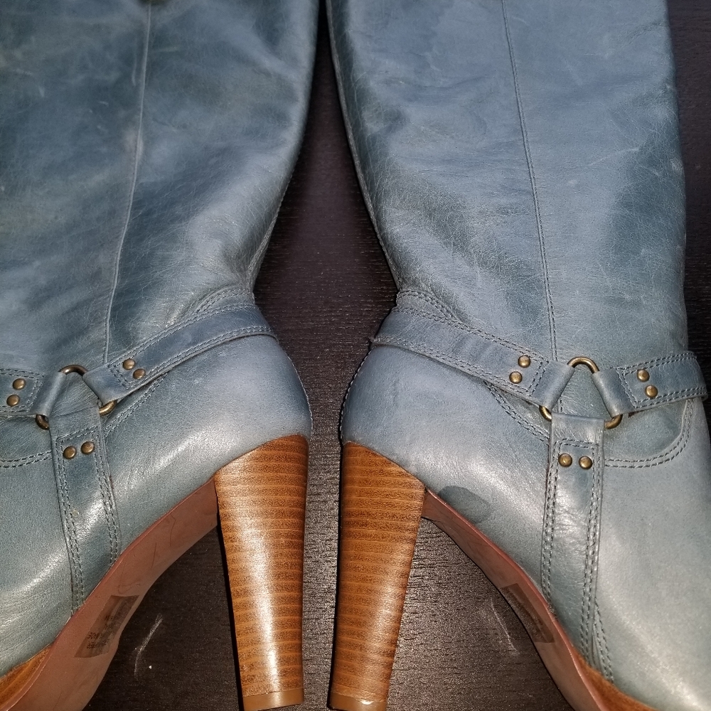 Boots - Picture 5 of 8